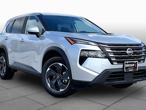 Certified 2025 Nissan Rogue SV FWD image 3