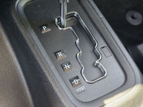 Used 2018 Jeep Wrangler Unlimited Sahara AWD/4WD image 28