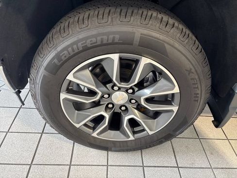 Used 2023 Chevrolet Silverado 1500 LT AWD/4WD image 5