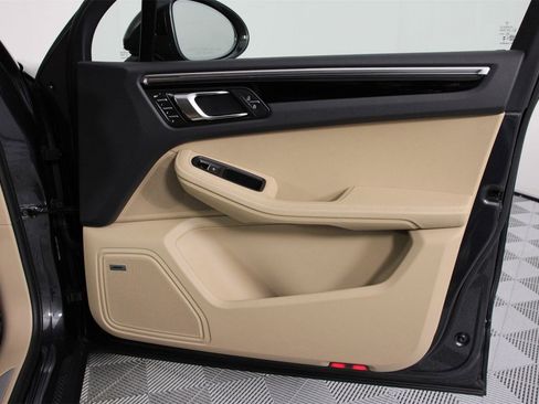 Used 2025 Porsche Macan S image 23