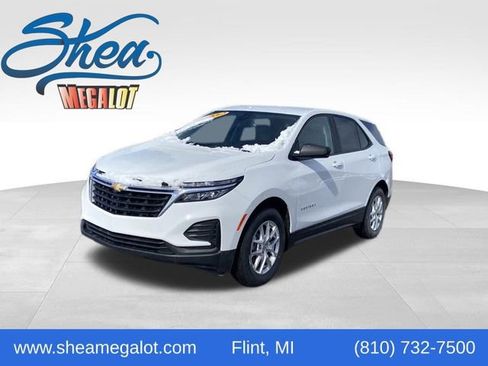 Certified 2022 Chevrolet Equinox LS w/ LS Convenience Package image 1