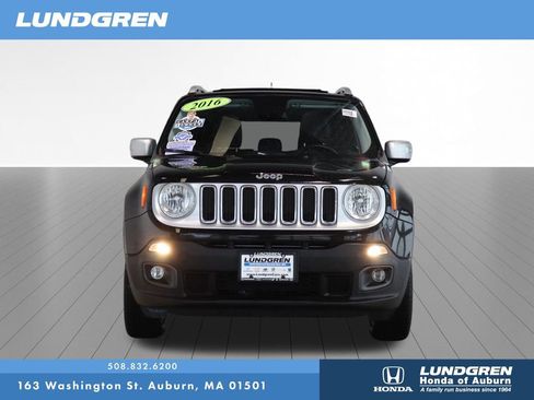 Used 2016 Jeep Renegade Limited image 2