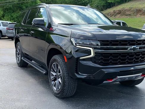 Used 2022 Chevrolet Tahoe Z71 w/ Luxury Package AWD/4WD image 8