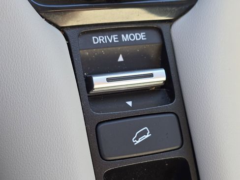 Used 2023 Honda HR-V LX image 26