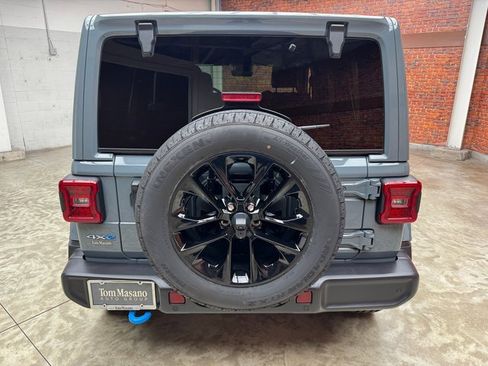 Used 2024 Jeep Wrangler Unlimited Sahara w/ Technology Group image 4