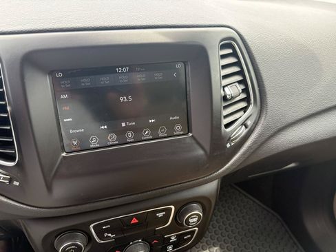 Used 2018 Jeep Compass Sport w/ Tech Group AWD/4WD image 25