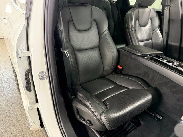 Used 2021 Volvo XC60 T8 Inscription AWD/4WD image 24