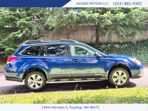 Used 2010 Subaru Outback 2.5i Limited AWD/4WD image 6