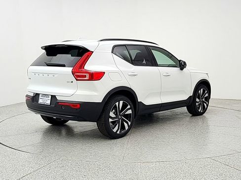New 2026 Volvo XC40 B5 Plus w/ Protection Package Premier AWD/4WD image 5