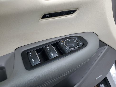 Used 2018 Cadillac XT5 Luxury w/ Driver Awareness Package image 24