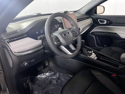 Used 2023 Jeep Compass Limited w/ Elite Group AWD/4WD image 9