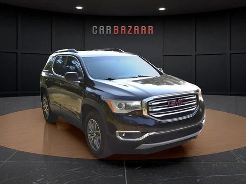 Used 2017 GMC Acadia SLE image 3