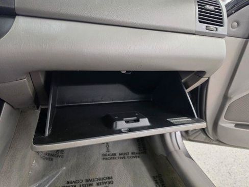 Used 2005 Toyota Camry FWD image 19