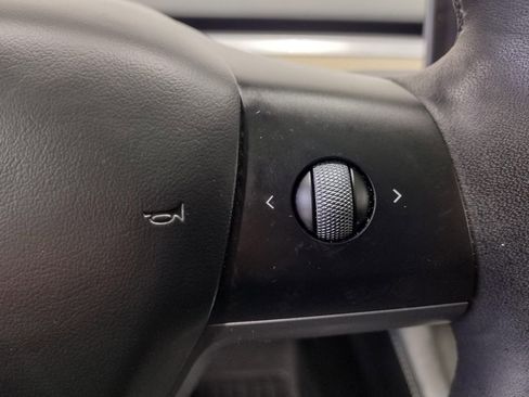 Used 2023 Tesla Model 3 Standard Range image 25