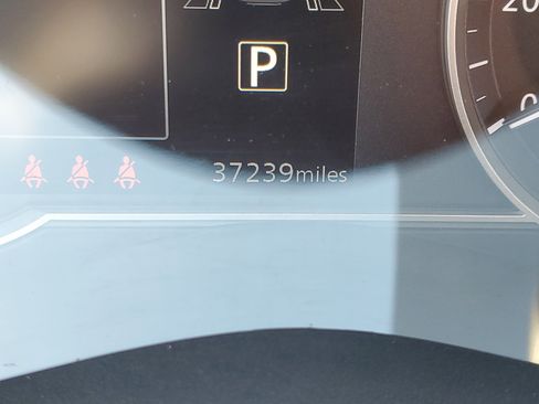 Used 2025 Nissan Versa SV image 19