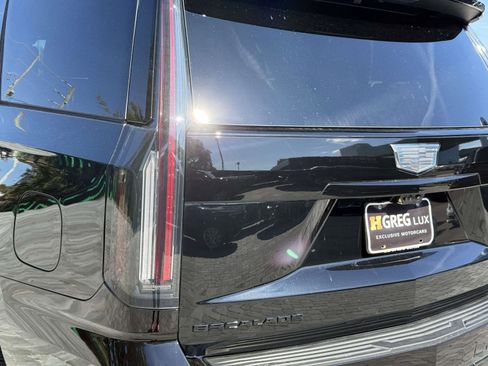 Used 2026 Cadillac Escalade Platinum Sport w/ LPO, ONYX Package image 18