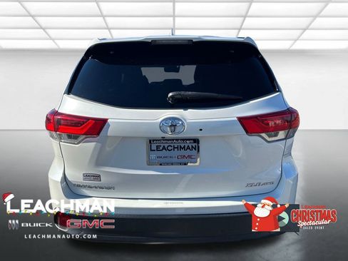 Used 2019 Toyota Highlander XLE image 6