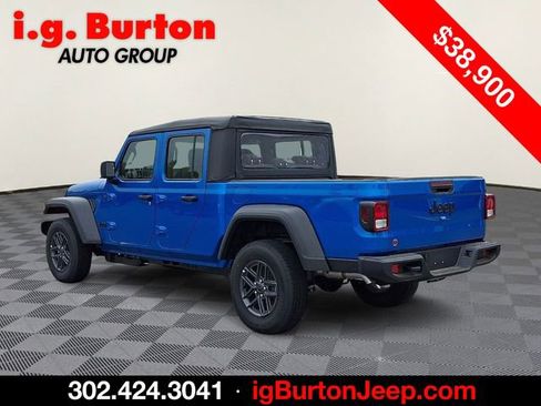 New 2026 Jeep Gladiator Sport AWD/4WD image 3
