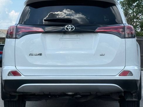Used 2017 Toyota RAV4 SE FWD image 4