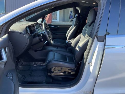 Used 2016 Tesla Model X 90D image 6