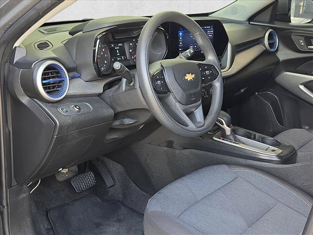 Used 2024 Chevrolet Trax LS w/ LS Convenience Package FWD image 9
