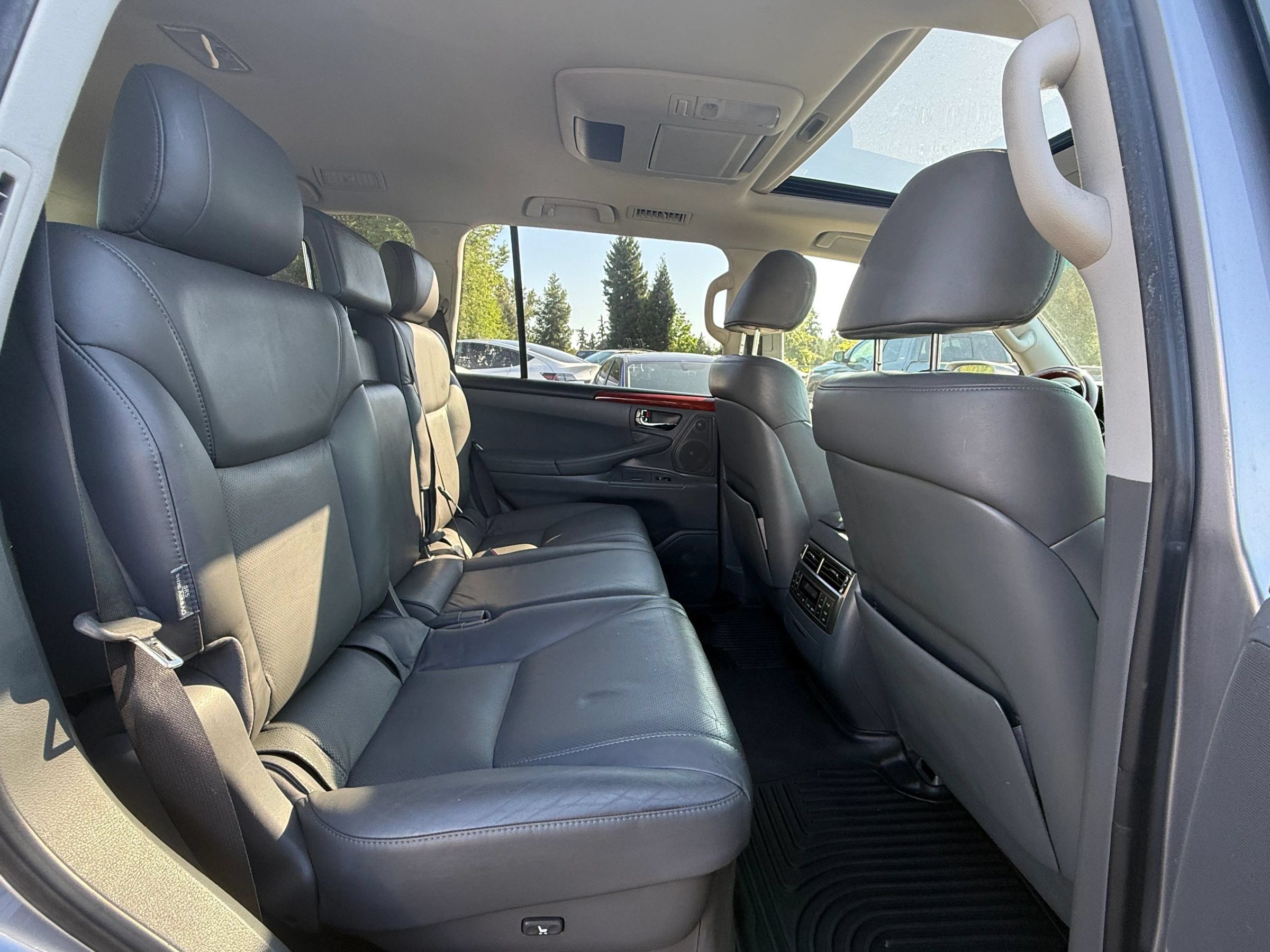 Used 2009 Lexus LX 570 4WD image 33