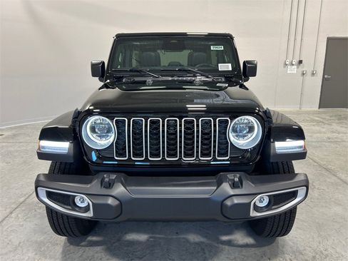 New 2025 Jeep Wrangler Sahara image 3