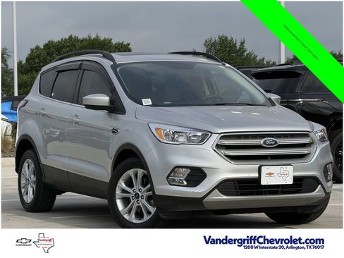 Used 2018 Ford Escape SE FWD image 2
