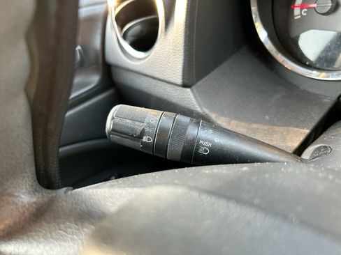 Used 2011 Dodge Caliber Mainstreet FWD image 17