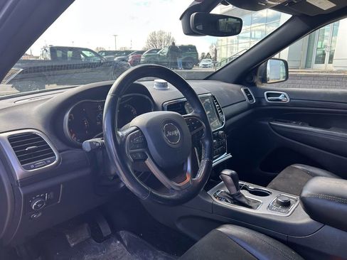 Used 2020 Jeep Grand Cherokee Laredo w/ Quick Order Package 2BN North image 9