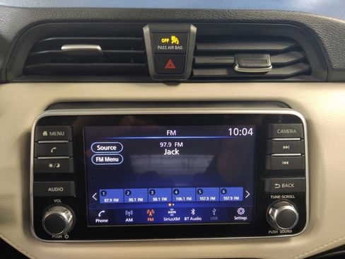Used 2021 Nissan Versa SV FWD image 25