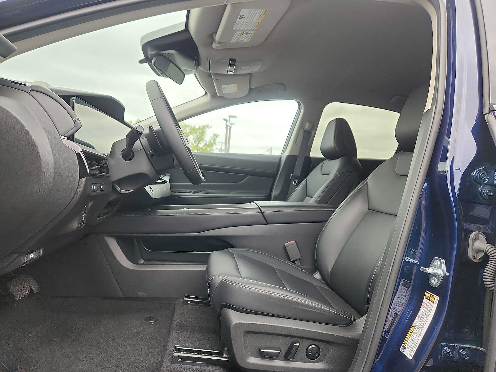 Certified 2025 Nissan Murano SV AWD/4WD image 13