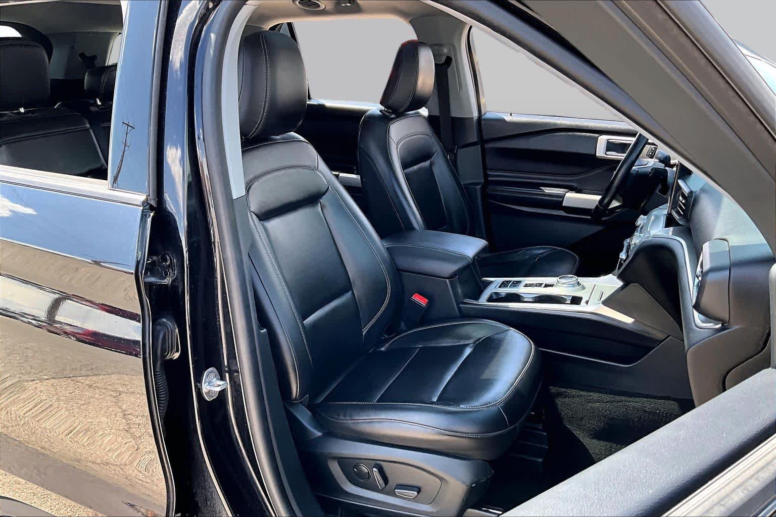 Used 2021 Ford Explorer XLT w/ Equipment Group 202A RWD image 9