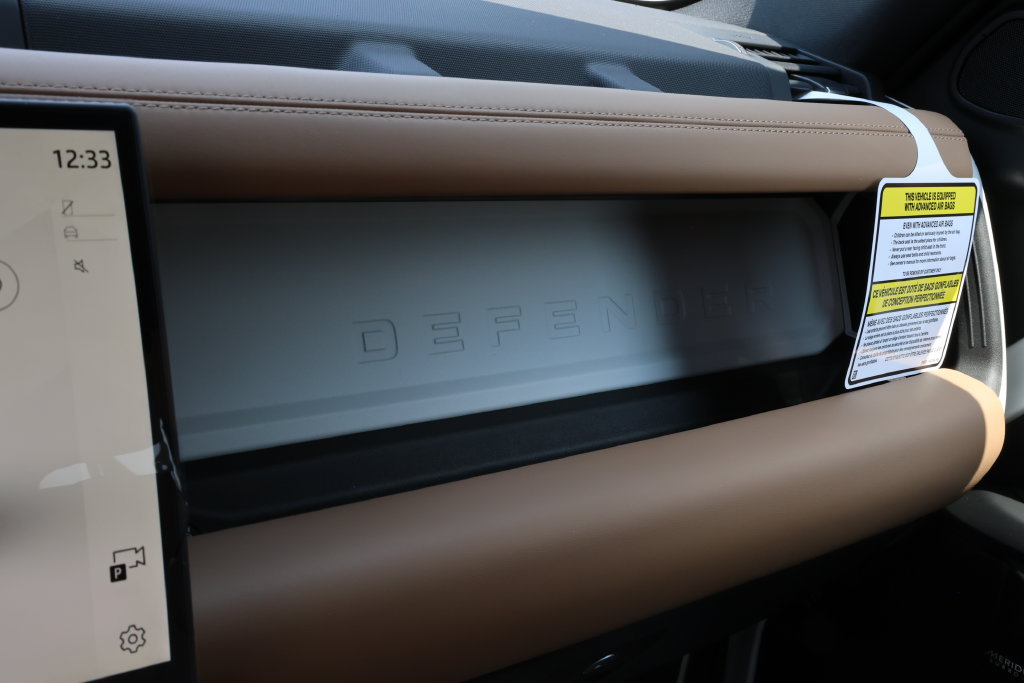 New 2026 Land Rover Defender 130 X-Dynamic SE AWD/4WD image 30