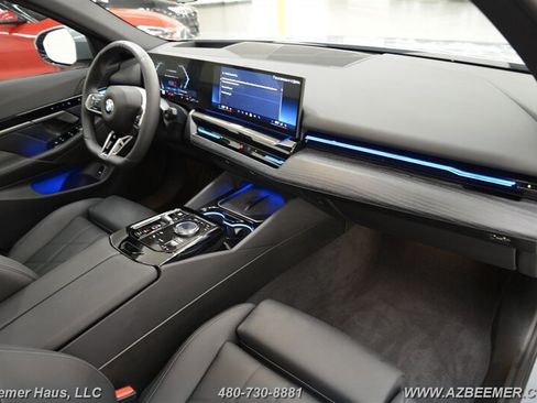 Used 2026 BMW 530i w/ M Sport Package RWD image 22