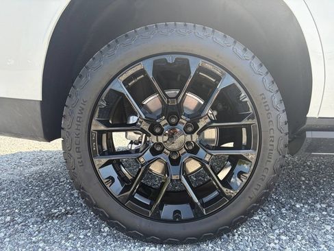 Used 2026 GMC Yukon AT4 Ultimate w/ LPO, Floor Liner Package AWD/4WD image 11