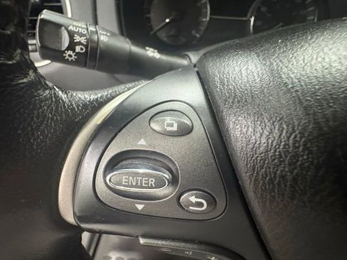 Used 2020 Nissan Pathfinder SL FWD image 19