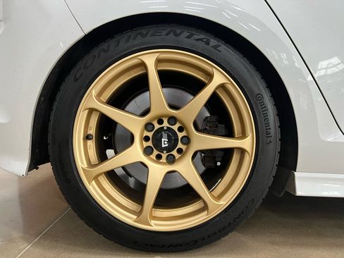 Used 2017 Volkswagen Golf R 4-Door image 27