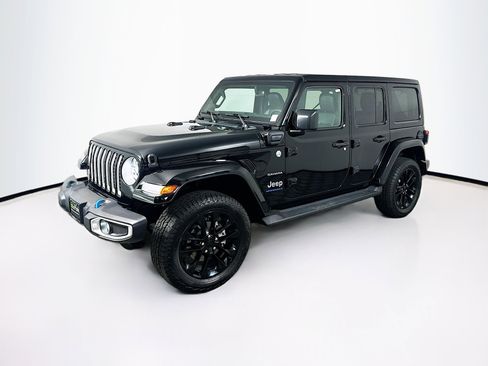 Used 2023 Jeep Wrangler Unlimited Sahara w/ Cold Weather Group AWD/4WD image 3