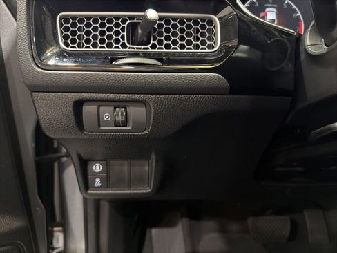 Used 2024 Honda Civic EX-L image 17