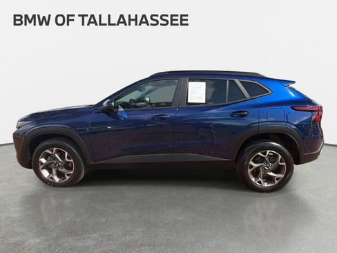Used 2024 Chevrolet Trax LT w/ Driver Confidence Package FWD image 9