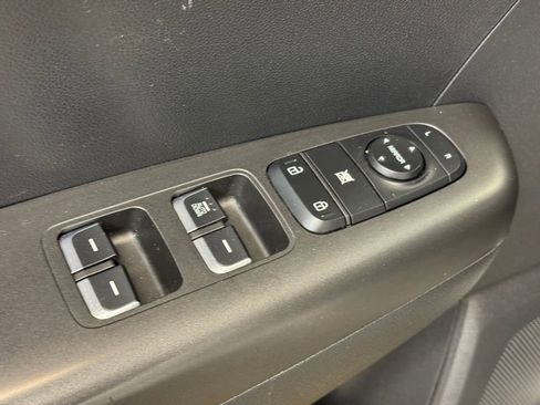 Used 2017 Kia Sportage LX image 9