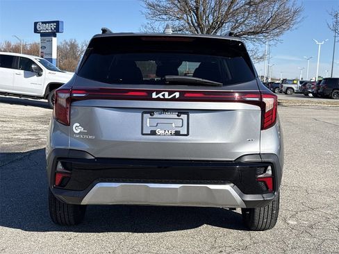 Used 2024 Kia Seltos EX image 7