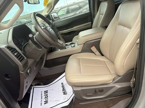 Used 2021 Ford Expedition XLT image 12