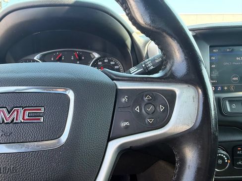 Used 2020 GMC Terrain SLE FWD image 29