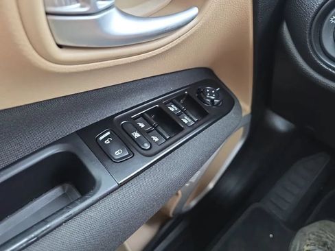 Used 2020 Jeep Renegade Sport w/ Sport Appearance Group FWD image 24