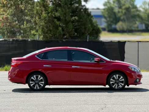 Used 2019 Nissan Sentra SL w/ Exterior Package FWD image 7
