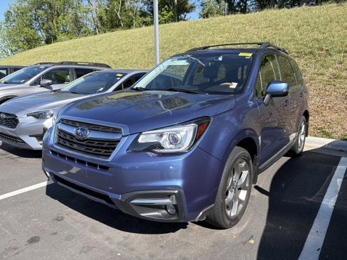 Used 2017 Subaru Forester 2.5i Touring AWD/4WD image 3
