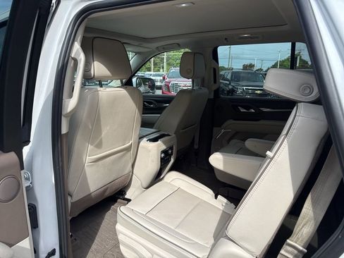 Used 2023 GMC Yukon Denali w/ LPO, Floor Liner Package image 11