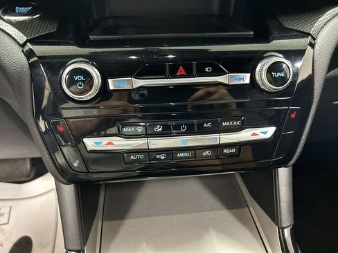 Used 2023 Ford Explorer ST-Line AWD/4WD image 17